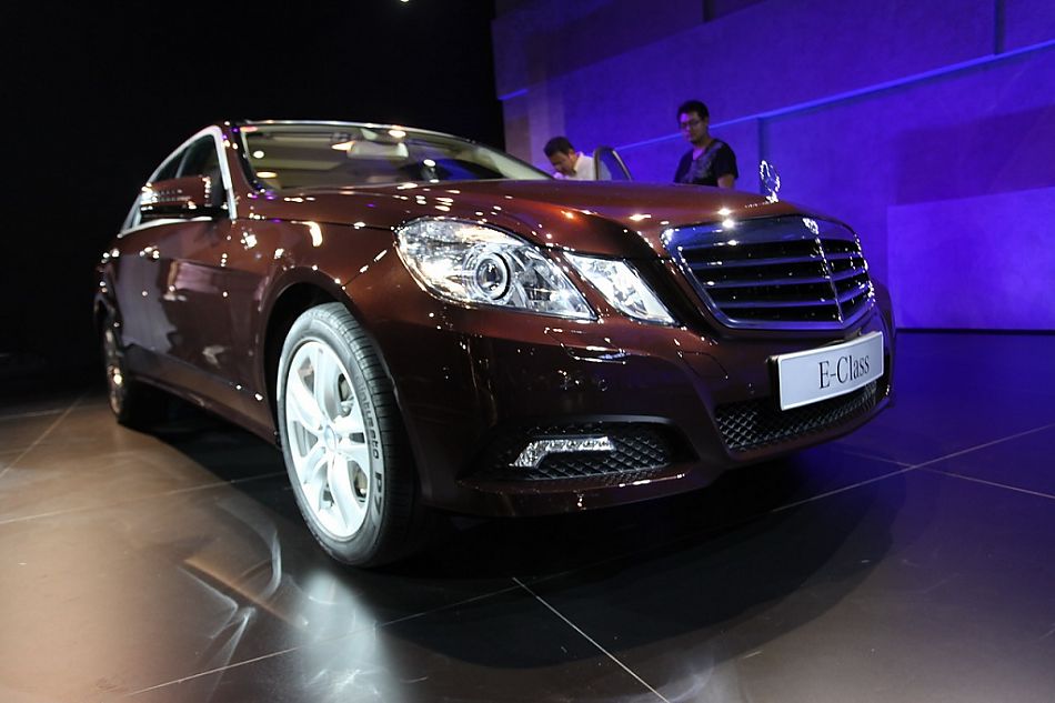 梅赛德斯-奔驰新E系轿车外观