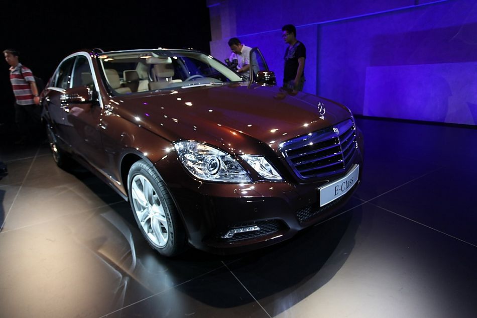 梅赛德斯-奔驰新E系轿车外观