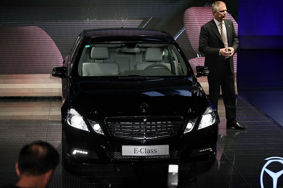 梅赛德斯-奔驰新E系轿车外观