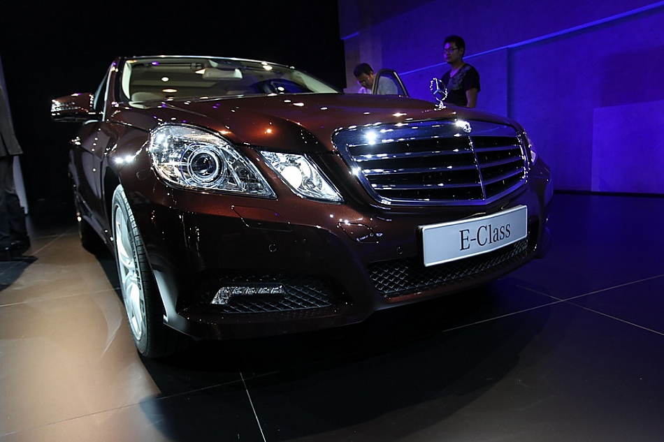 梅赛德斯-奔驰新E系轿车外观