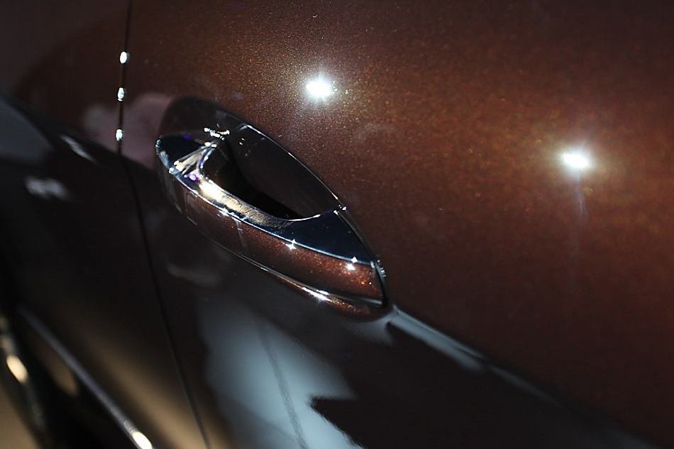 梅赛德斯-奔驰新E系轿车外观