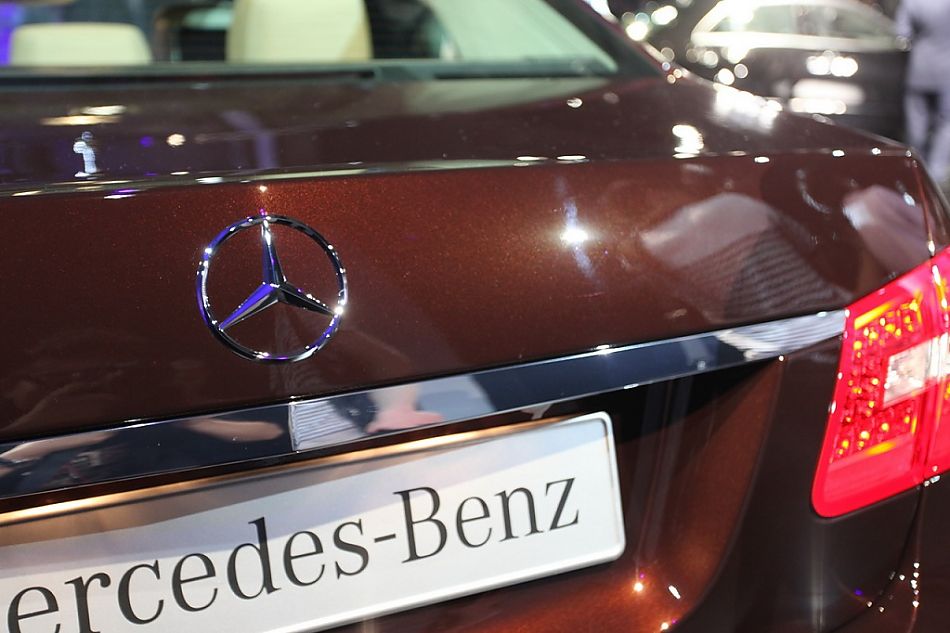 梅赛德斯-奔驰新E系轿车外观