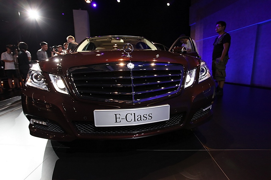 梅赛德斯-奔驰新E系轿车外观
