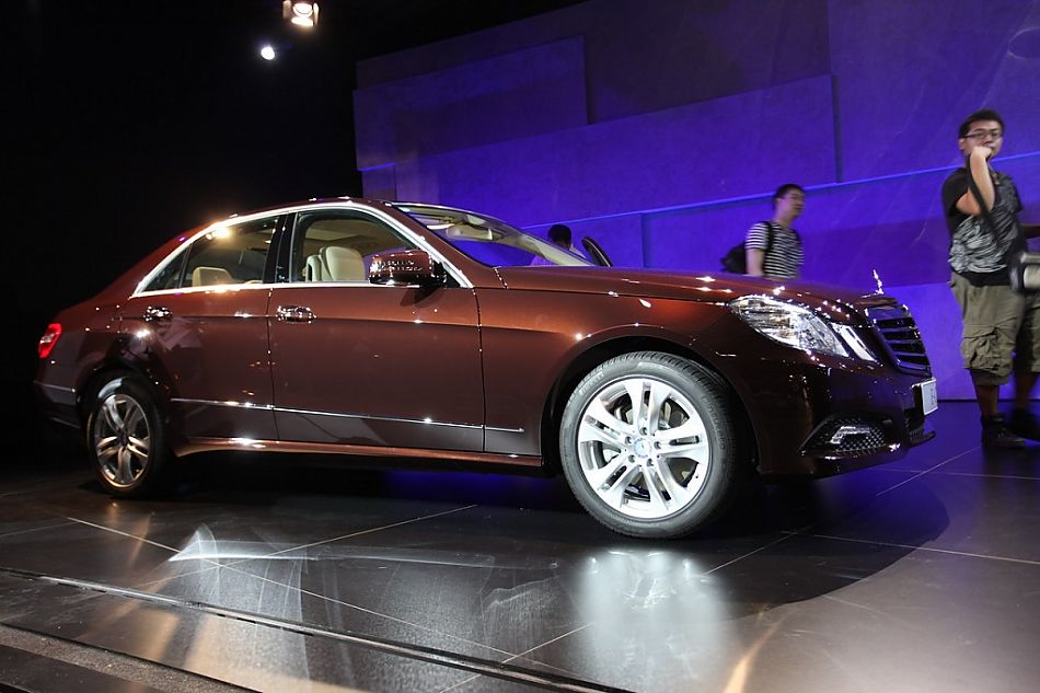 梅赛德斯-奔驰新E系轿车外观