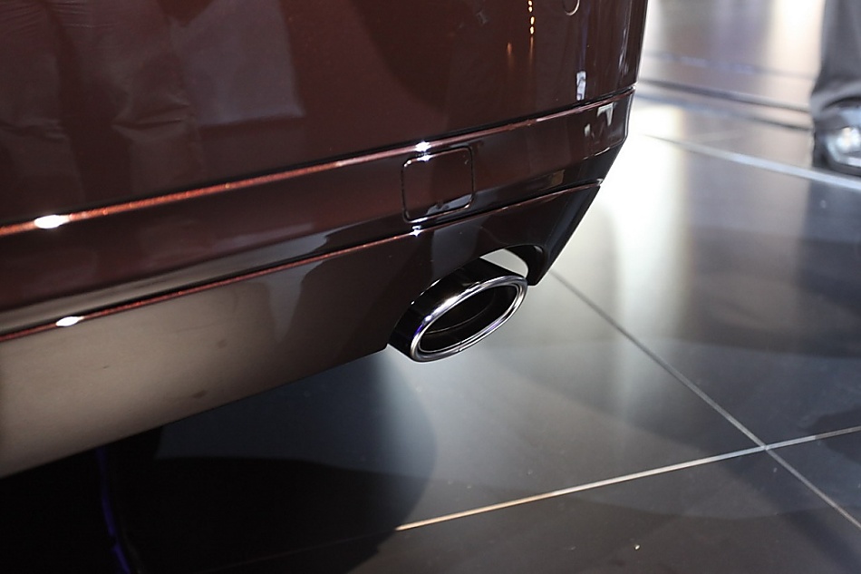 梅赛德斯-奔驰新E系轿车外观