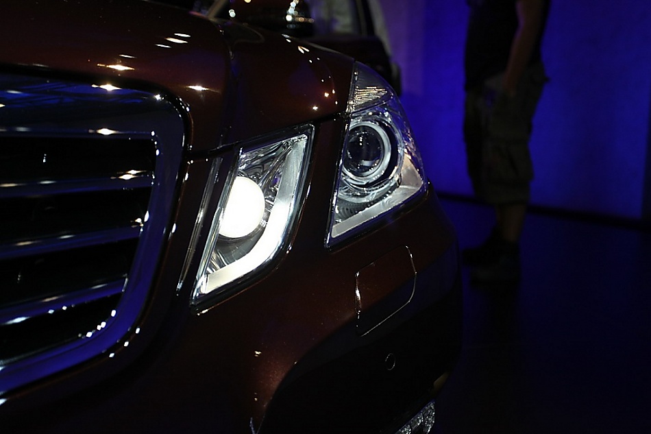 梅赛德斯-奔驰新E系轿车外观