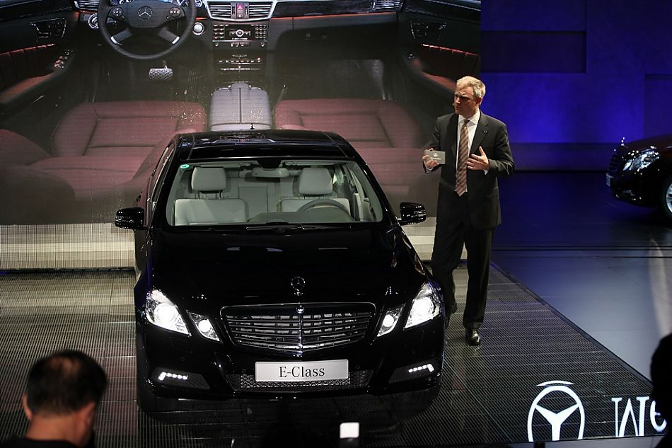 梅赛德斯-奔驰新E系轿车外观