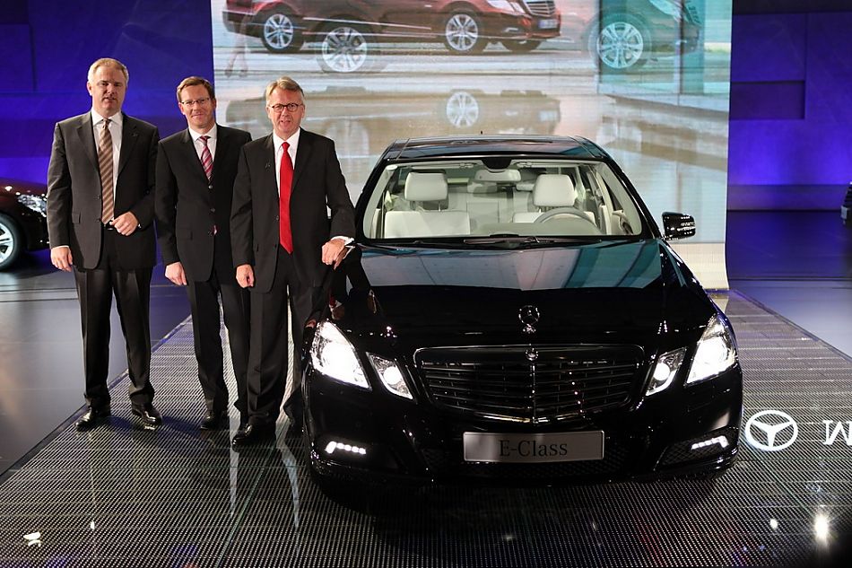 上市现场嘉宾合影