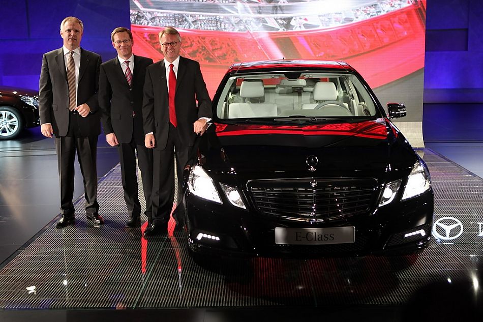 上市现场嘉宾合影