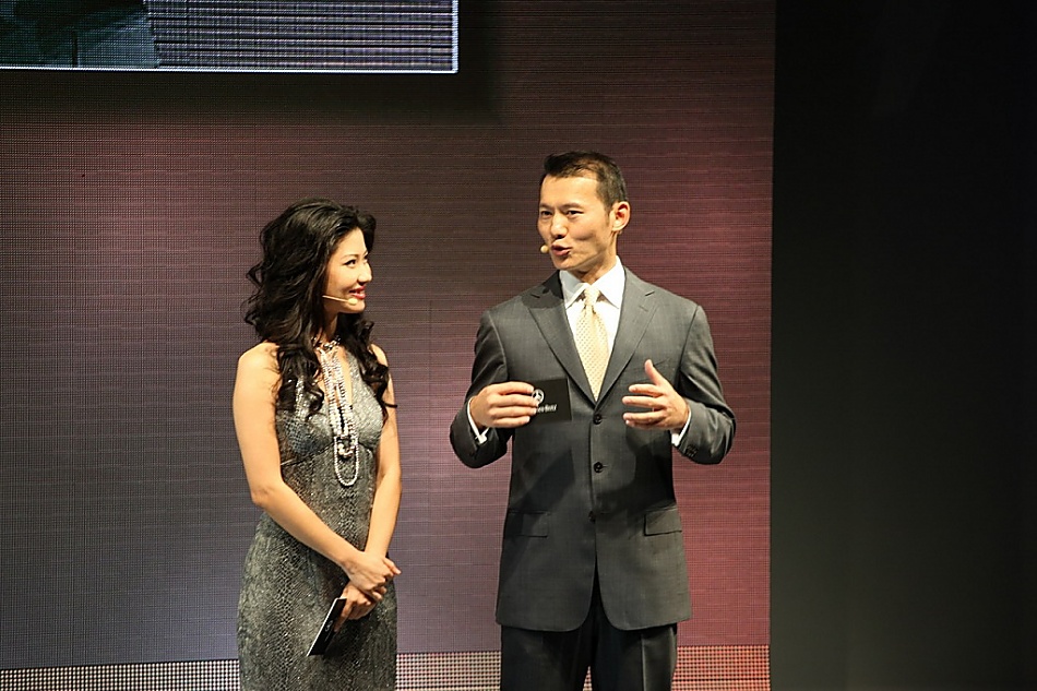 奔驰新E级轿车发布会主持人