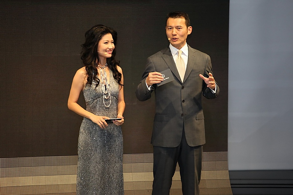 奔驰新E级轿车发布会主持人