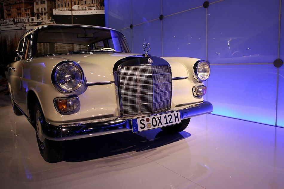 1953-1961年 第一代E级 W120-W121