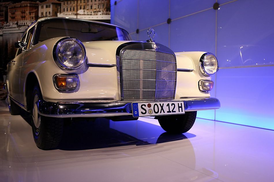 1953-1961年 第一代E级 W120-W121