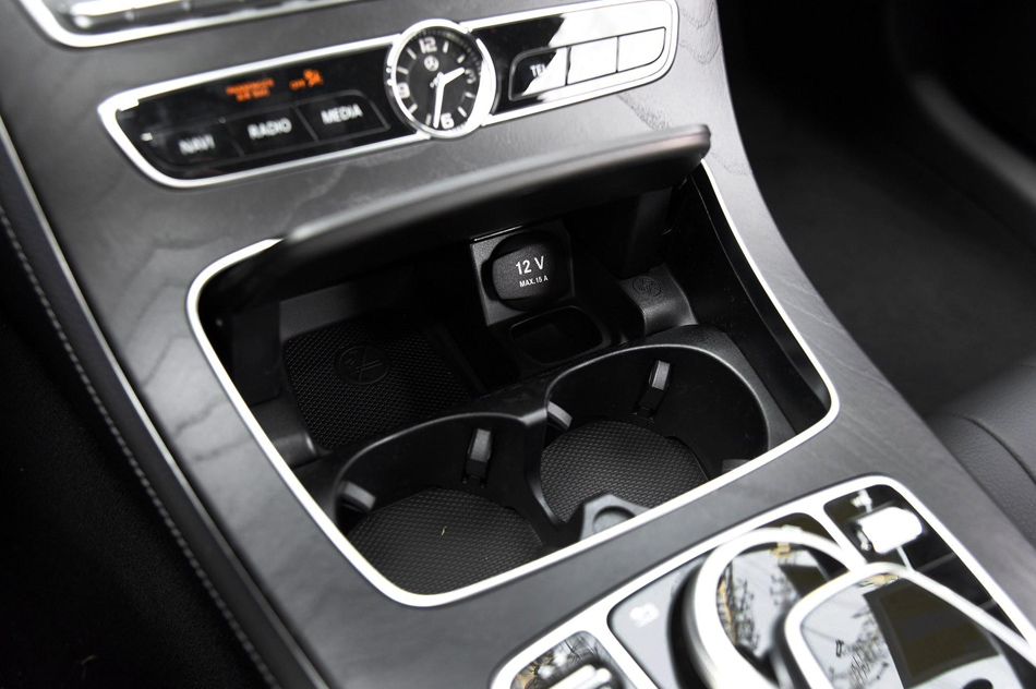2018款 E 200 4MATIC 轿跑车 内饰