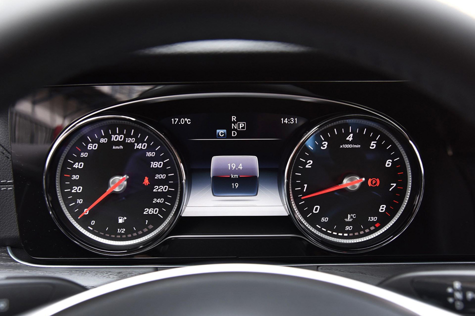 2018款 E 200 4MATIC 轿跑车 内饰