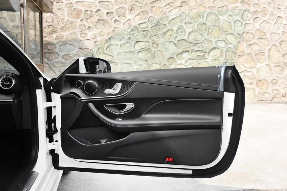 2018款 E 200 4MATIC 轿跑车 座椅空间