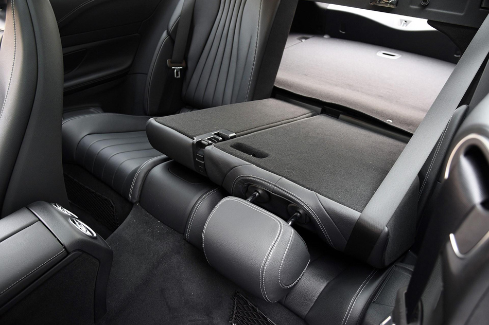 2018款 E 200 4MATIC 轿跑车 座椅空间