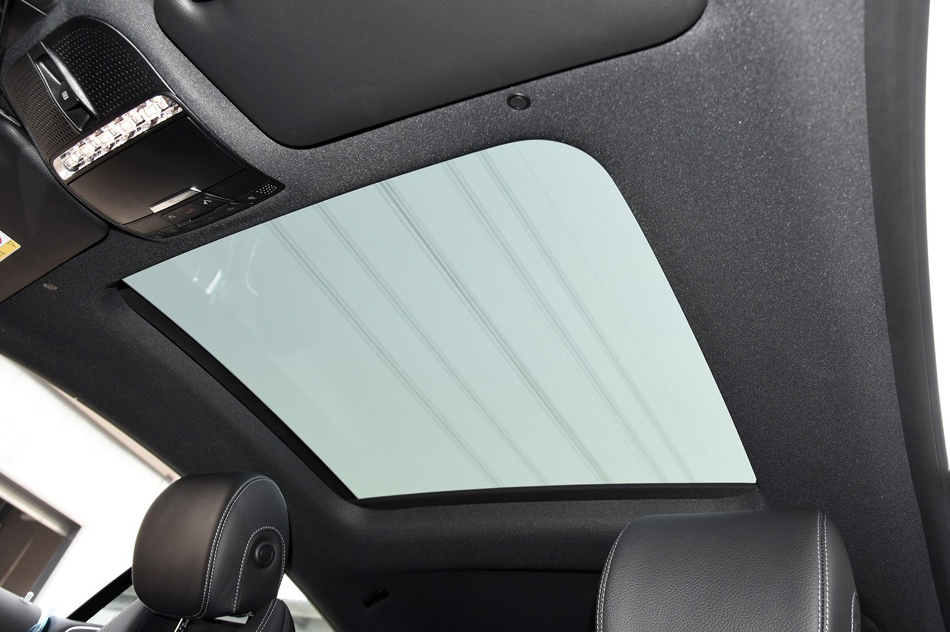 2018款 E 200 4MATIC 轿跑车 座椅空间