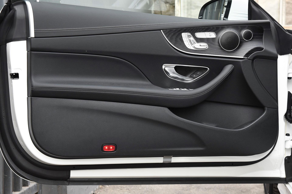 2018款 E 200 4MATIC 轿跑车 座椅空间