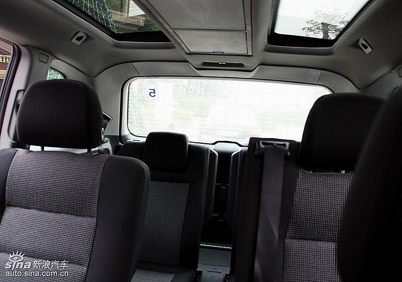 全新赛飞利内饰