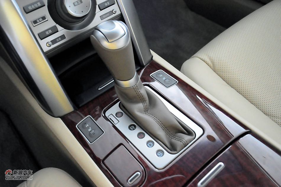 2010款讴歌RL实拍