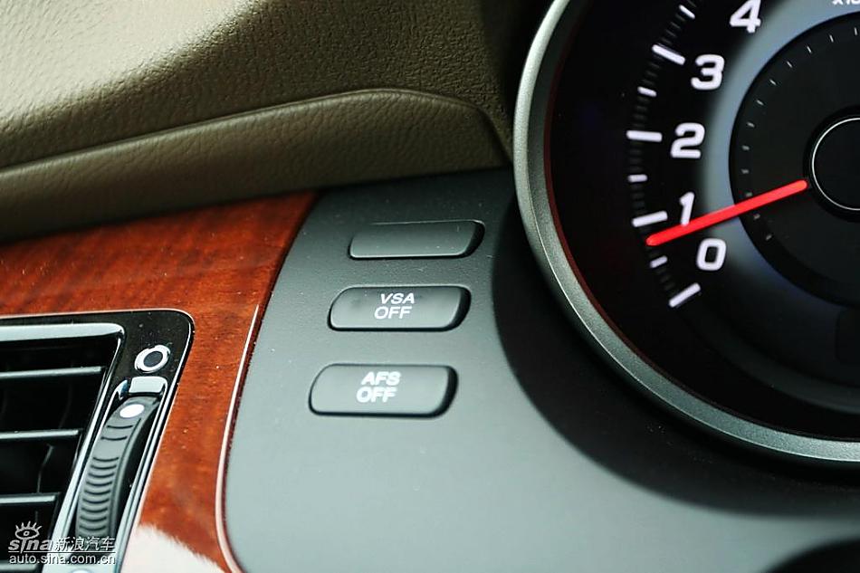 2009 Acura RL试驾图