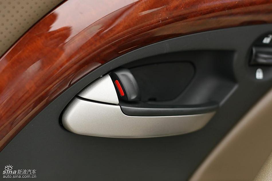 2009 Acura RL试驾图