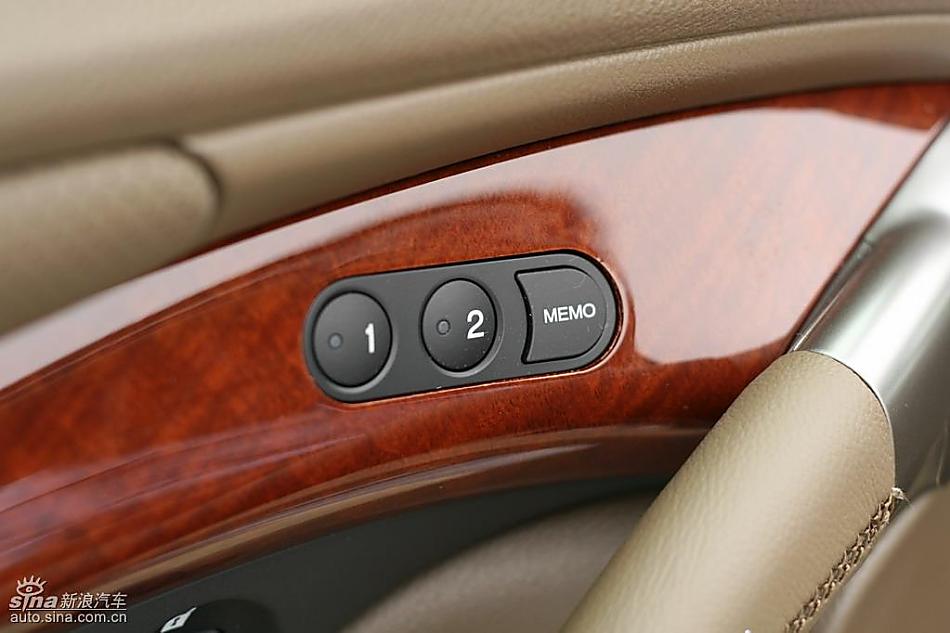 2009 Acura RL试驾图