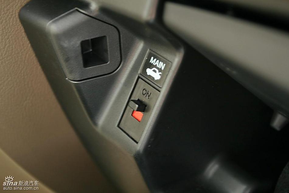 2009 Acura RL试驾图