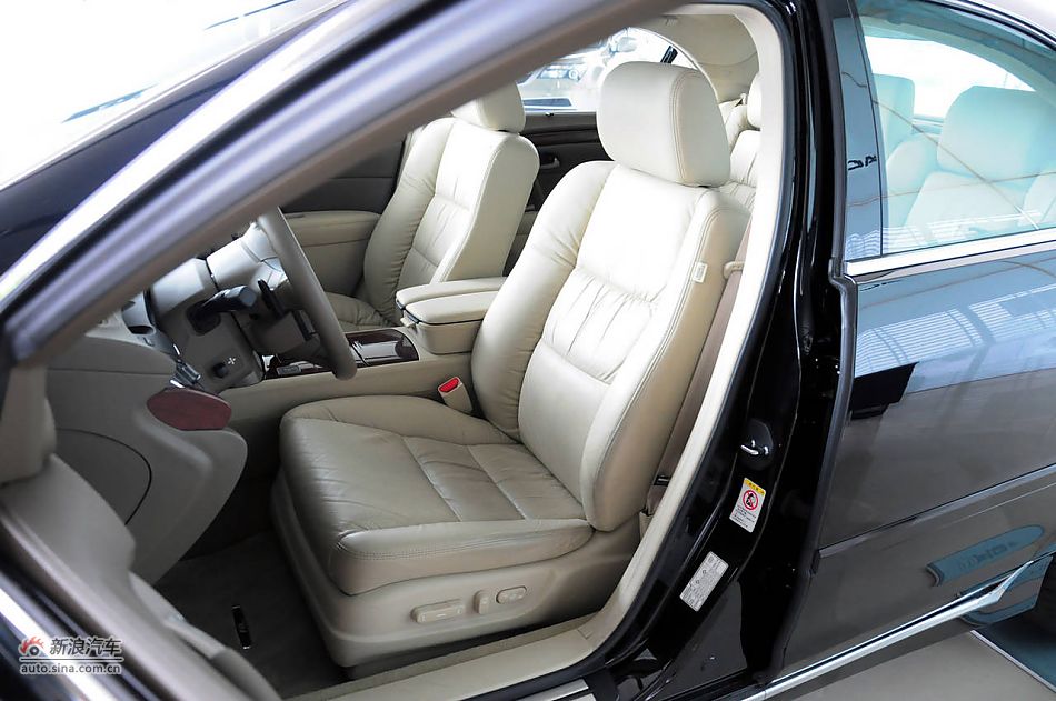 2010款讴歌RL实拍