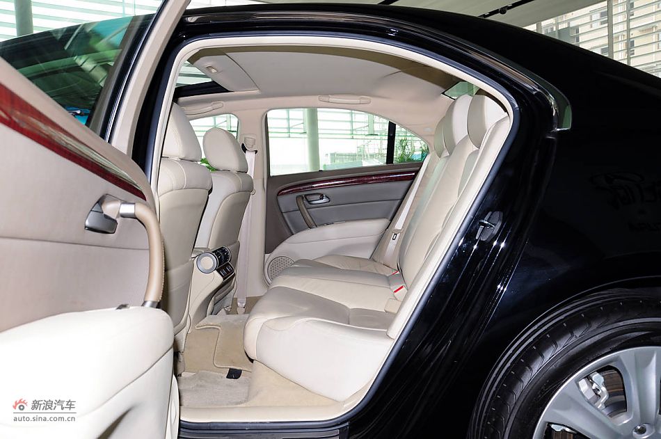 2010款讴歌RL实拍