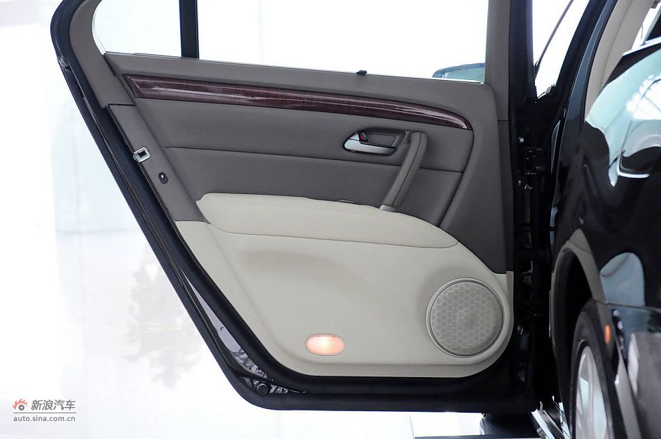 2010款讴歌RL实拍