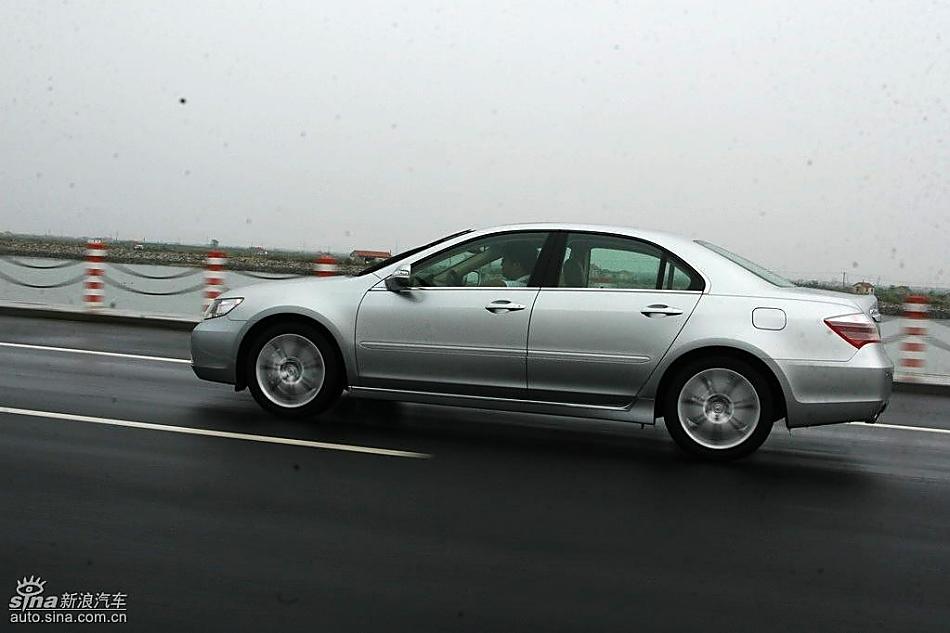 2009 Acura RL试驾图