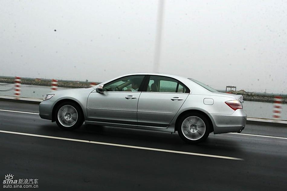 2009 Acura RL试驾图