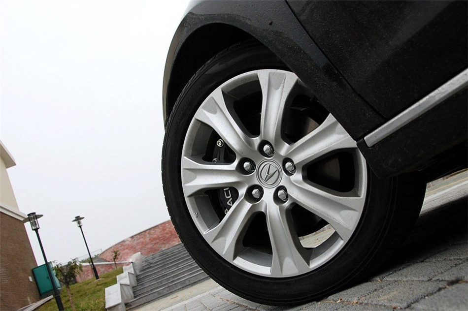 09款 3.7 AWD 外观