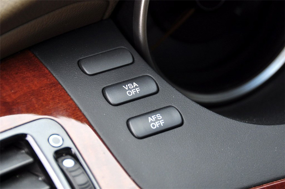 09款 3.7 AWD 外观