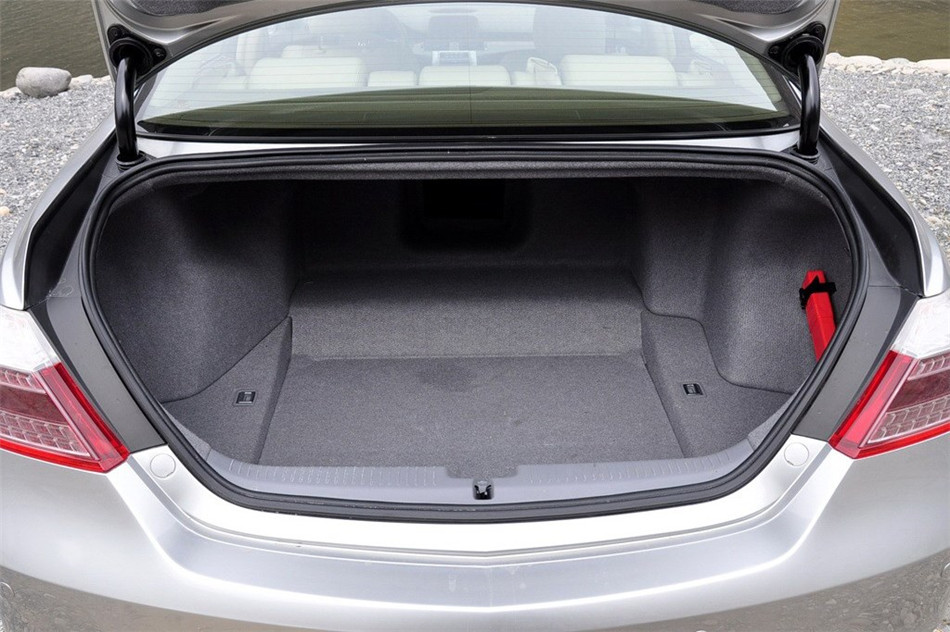 09款 3.7 AWD 外观