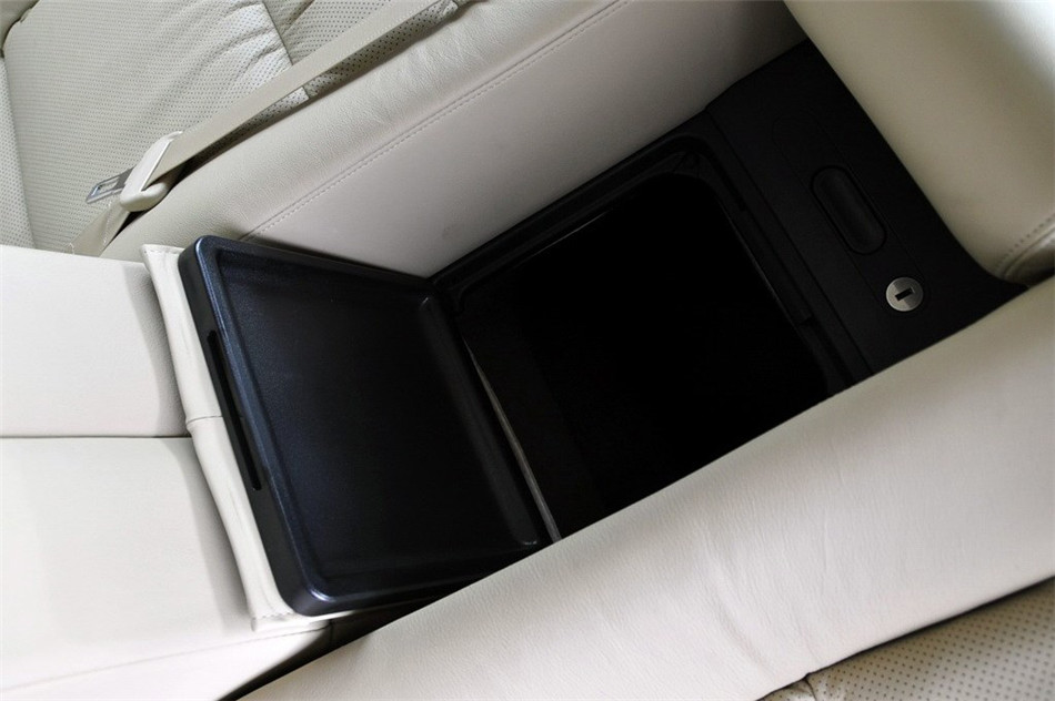 09款 3.7 AWD 外观