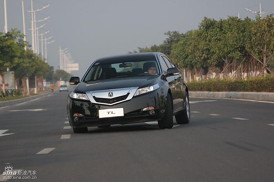 09款ACURA讴歌TL模拟绕桩