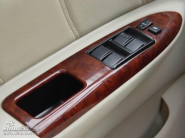 比亚迪F3尊贵款内饰