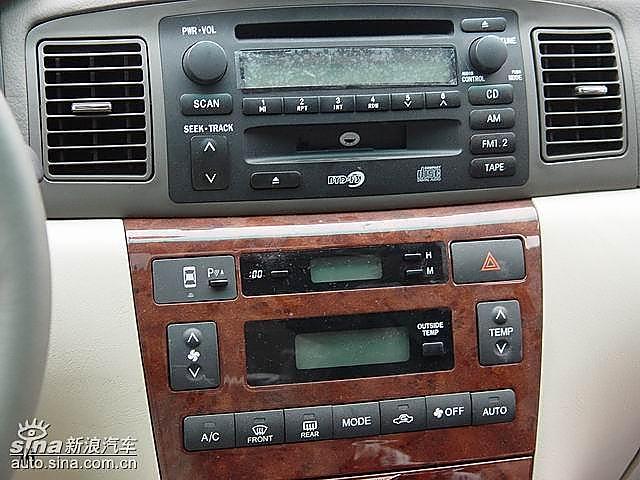 比亚迪F3尊贵款内饰