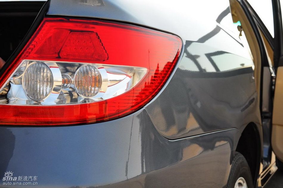 新浪试驾比亚迪F3自动挡