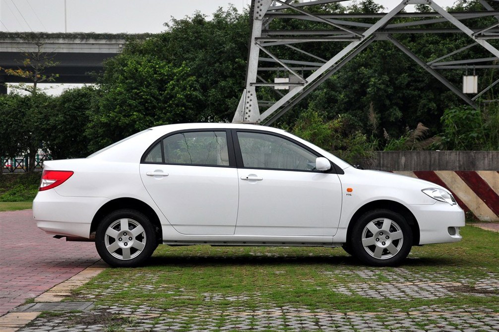 2013款 1.5L AT 标准型 外观