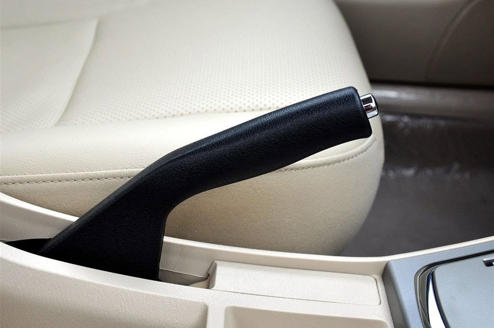 2013款 1.5L AT 标准型 内饰