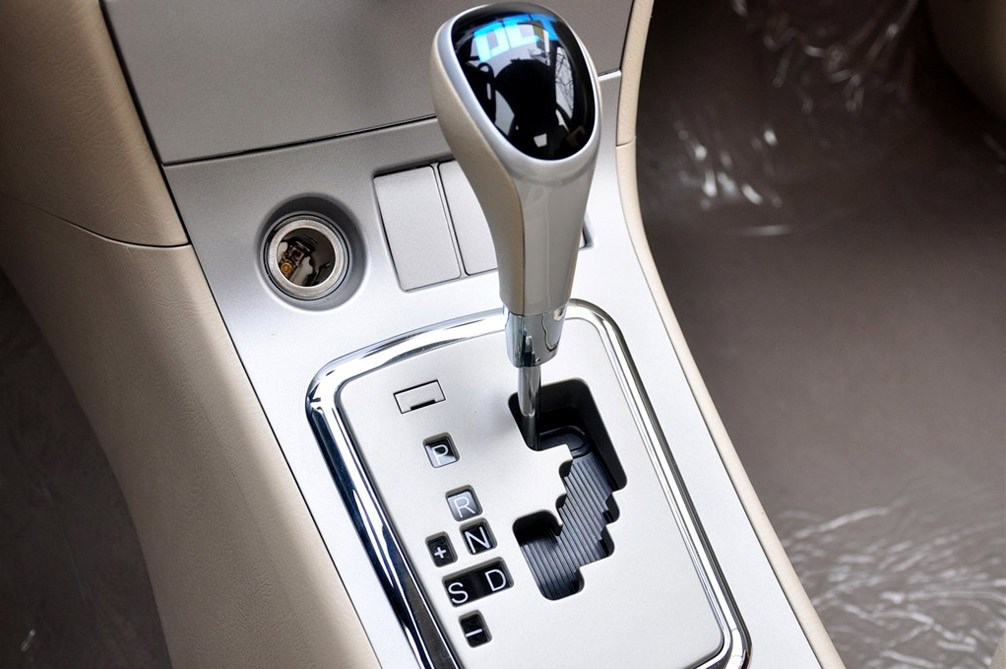 2013款 1.5L AT 标准型 内饰