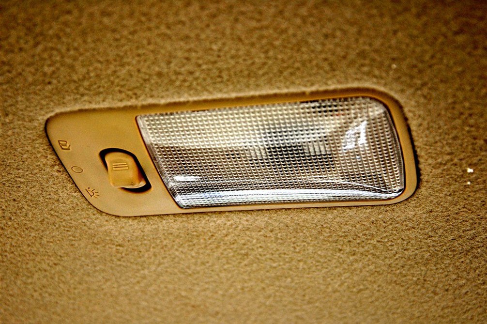 2013款 1.5L AT 标准型 座椅空间