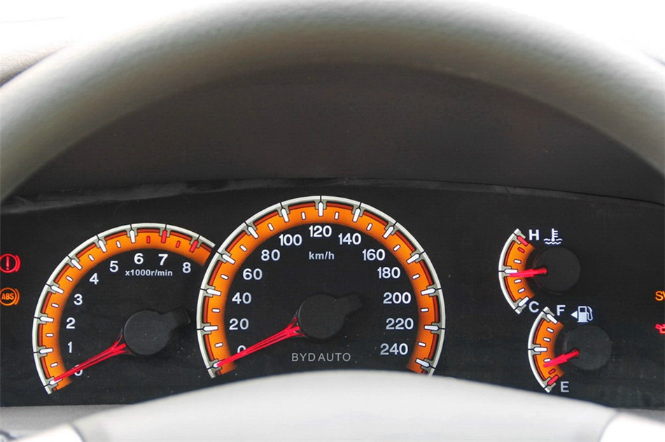 比亚迪F3 2014款 1.5L MT 尊贵型 内饰