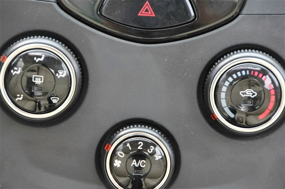 比亚迪F3 2014款 1.5L MT 尊贵型 内饰