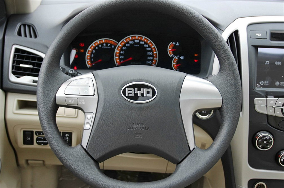 比亚迪F3 2014款 1.5L MT 尊贵型 内饰
