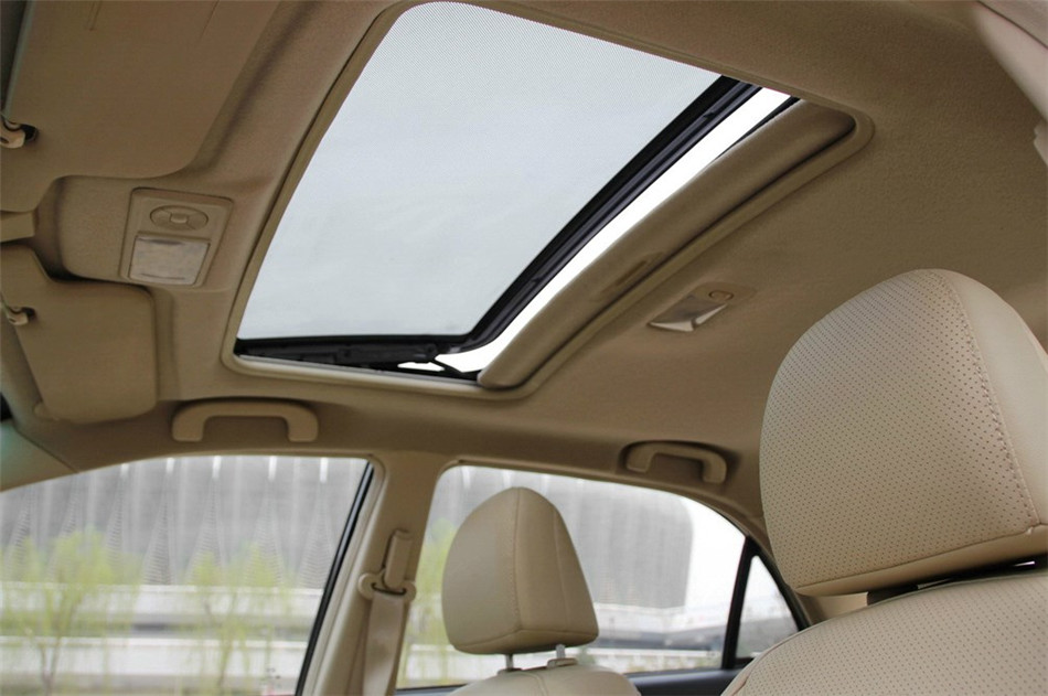 比亚迪F3 2014款 1.5L MT 尊贵型 座椅空间